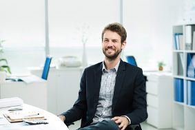 arag-nomiki-prostasia-dimosion-ypallilon